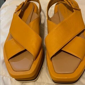 Paloma Barcelo Mustard Leather Sandals